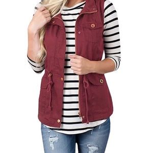 Burgundy utility vest, size Large, never worn!